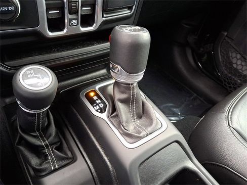 Used 2018 Jeep Wrangler Unlimited Sahara w/ Cold Weather Group image 15