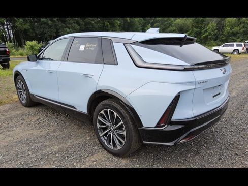 Used 2024 Cadillac Lyriq Sport AWD/4WD image 4