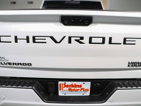 Used 2023 Chevrolet Silverado 2500 High Country w/ Technology Package image 8