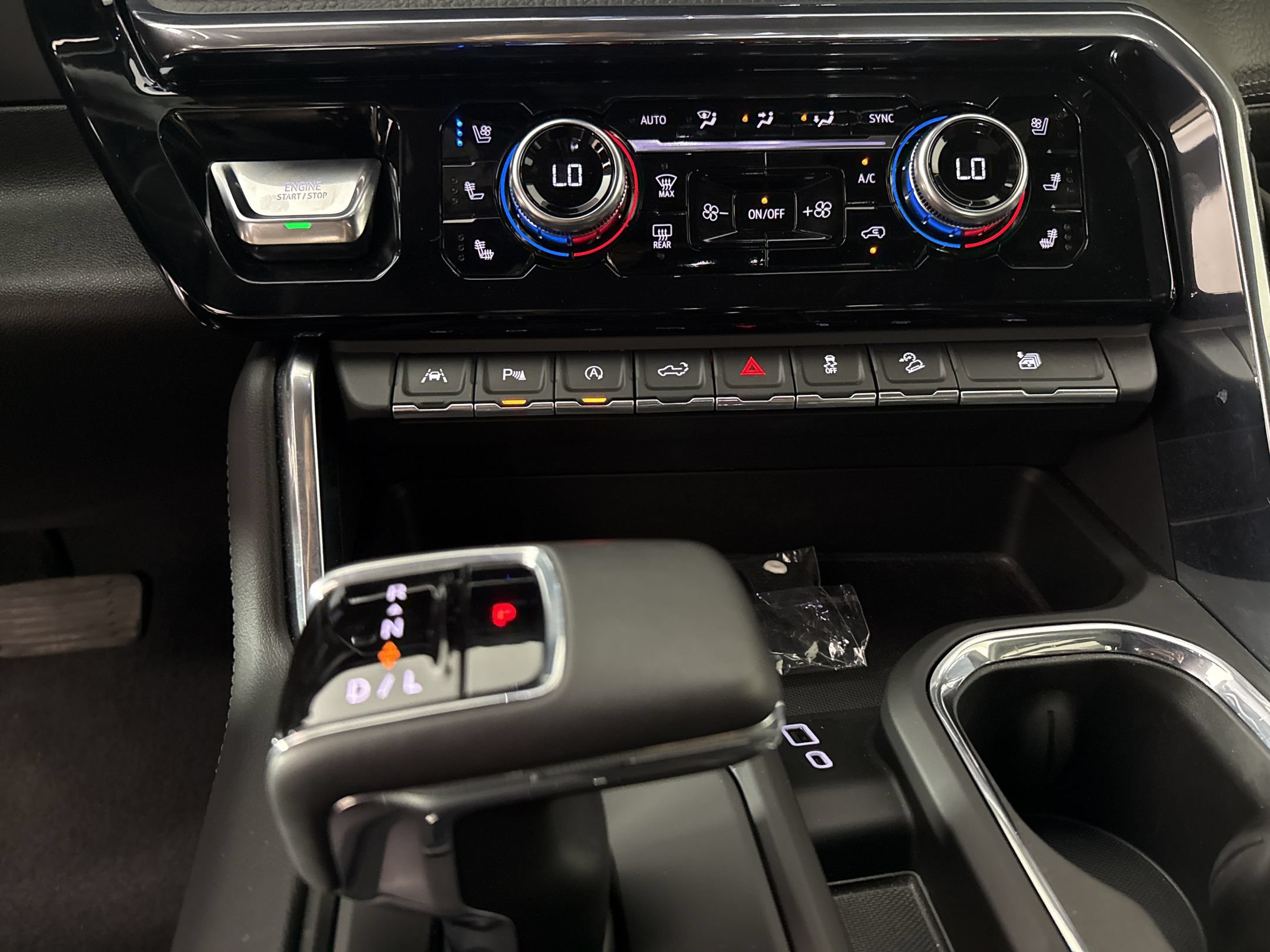 Used 2024 GMC Sierra 1500 Denali AWD/4WD image 17