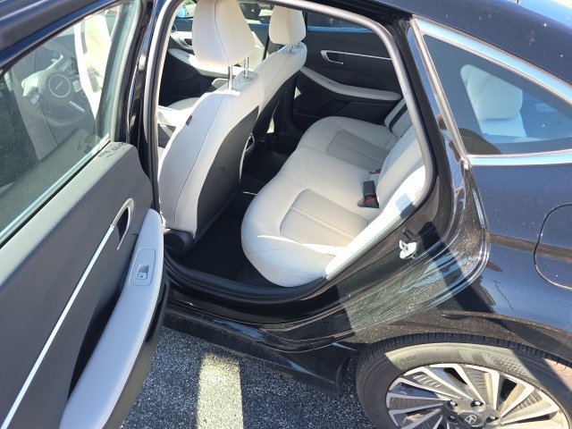 Used 2025 Hyundai Sonata SEL FWD image 10