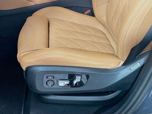 New 2026 BMW X6 xDrive40i w/ Climate Comfort Package image 21
