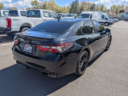 Used 2021 Toyota Camry SE AWD/4WD image 3