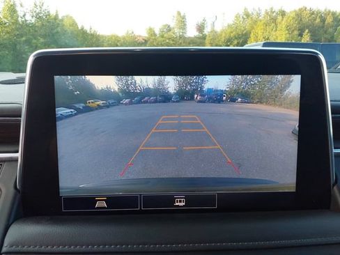 Used 2021 Chevrolet Tahoe Z71 AWD/4WD image 16