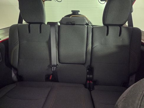 Certified 2025 Jeep Wrangler Sahara image 25