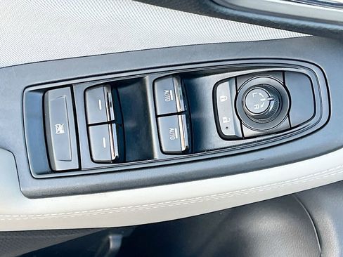 Used 2023 Subaru Forester Premium AWD/4WD image 17