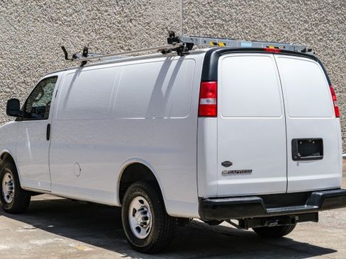 Used 2021 Chevrolet Express 2500 w/ Enhanced Convenience Package RWD image 10