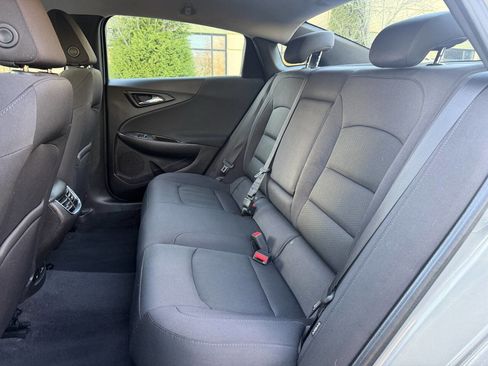 Used 2017 Chevrolet Malibu LT image 21