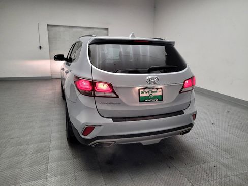 Used 2018 Hyundai Santa Fe SE FWD image 6