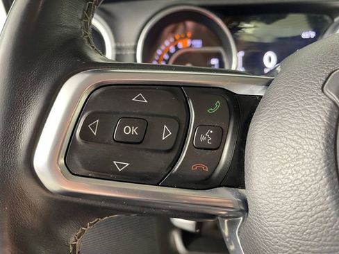 Used 2019 Jeep Wrangler Unlimited Sahara AWD/4WD image 11