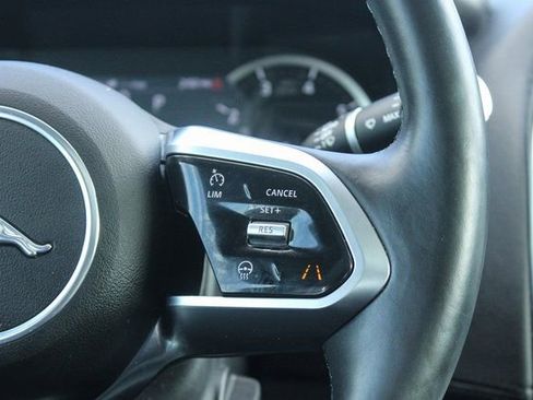 Used 2020 Jaguar XE S image 27