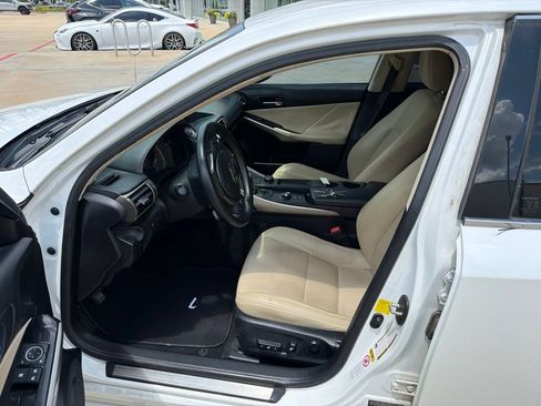 Used 2015 Lexus IS 250 RWD image 2