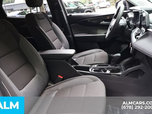 Used 2025 Chevrolet TrailBlazer LT AWD/4WD image 23