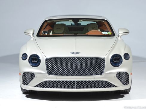 Used 2022 Bentley Continental GT image 2