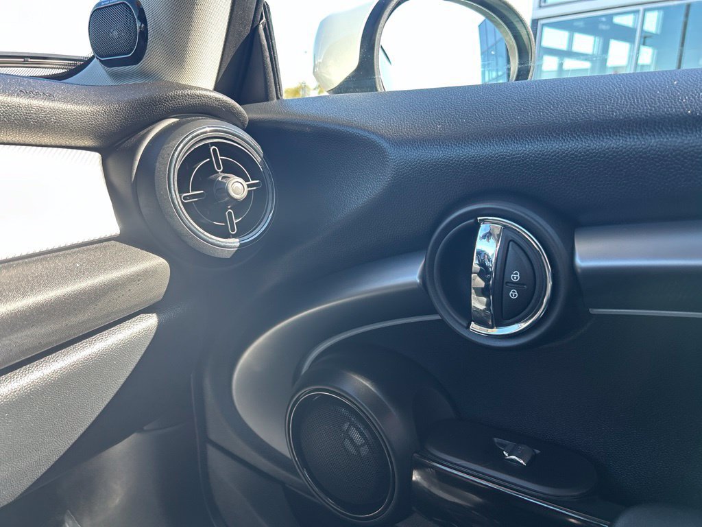 Used 2024 MINI Cooper SE FWD image 15