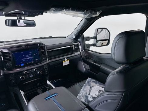 New 2026 Ford F450 Platinum w/ FX4 Off-Road Package image 24