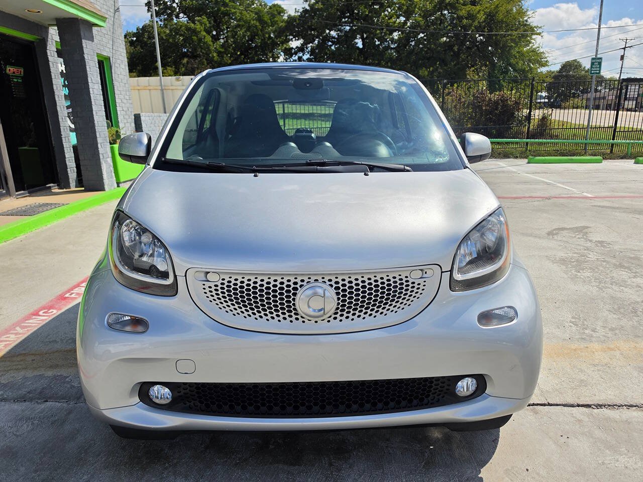 Used 2016 smart fortwo passion w/ Sport Package RWD image 7