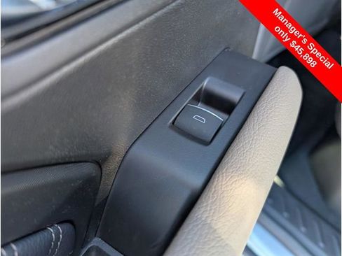 Used 2024 GMC Canyon Denali image 13