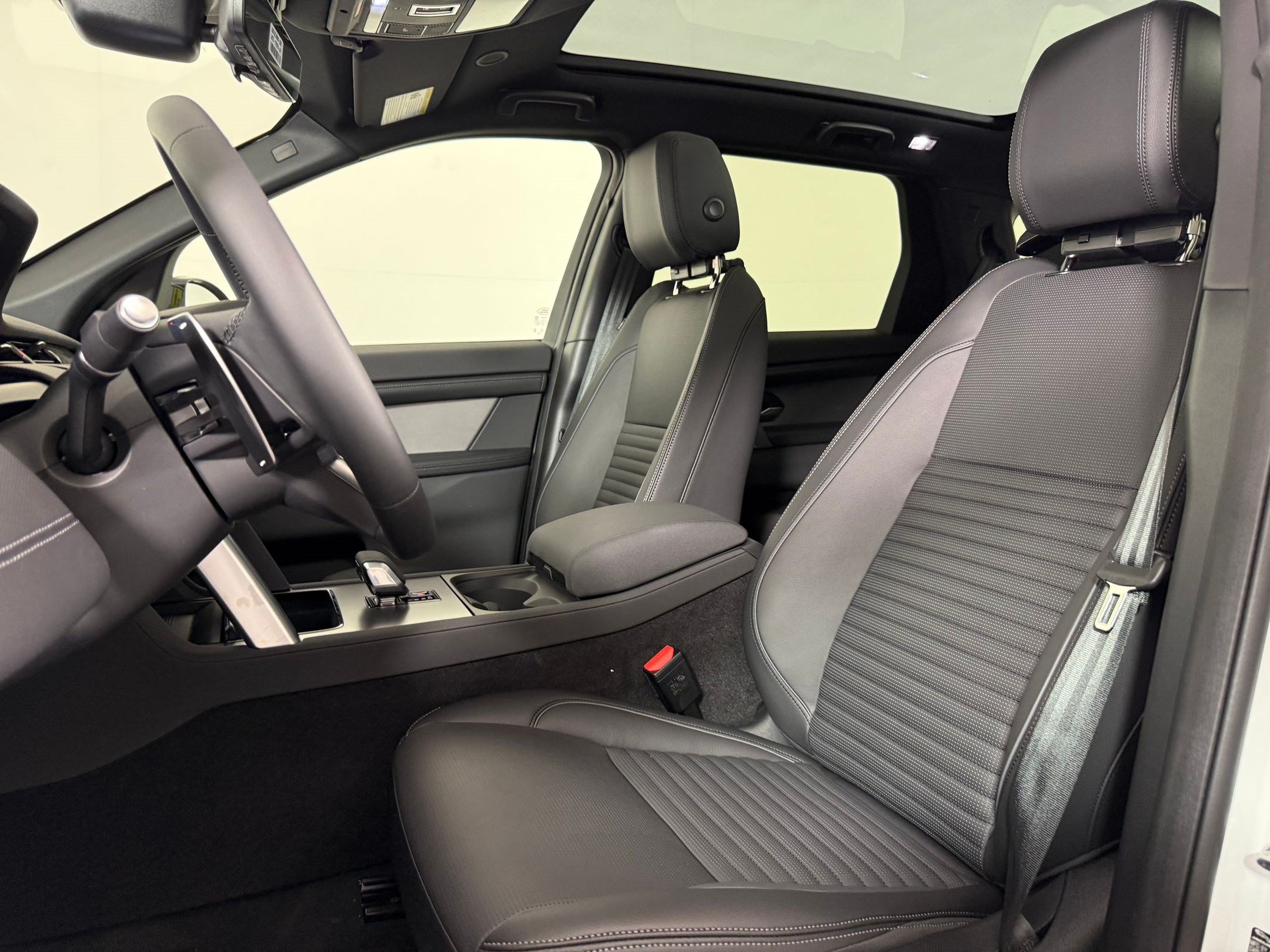 New 2026 Land Rover Discovery Sport Landmark AWD/4WD image 26
