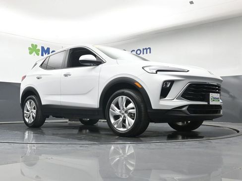 Used 2025 Buick Encore GX Preferred AWD/4WD image 26