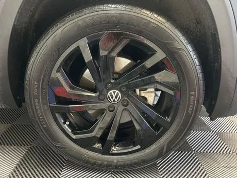 Used 2023 Volkswagen Atlas SE w/ Black Wheel Package AWD/4WD image 25