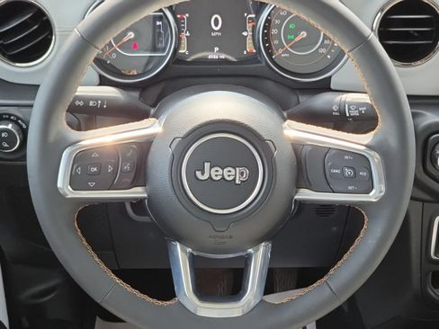Used 2023 Jeep Gladiator Overland AWD/4WD image 27