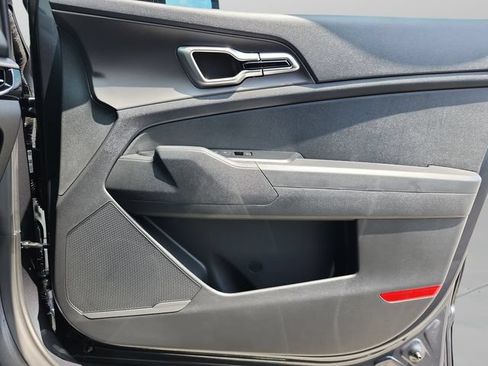 New 2026 Kia Sportage LX FWD image 30