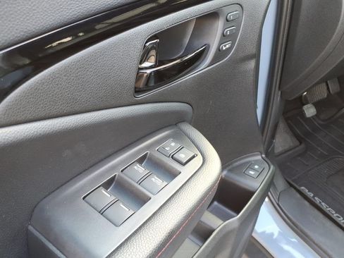Used 2024 Honda Passport Black Edition image 11