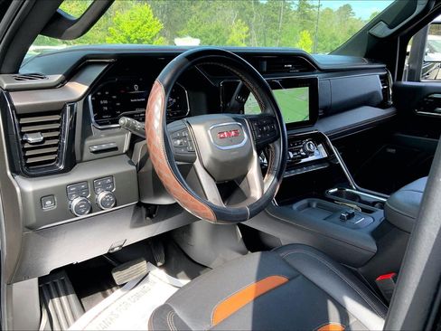 Used 2025 GMC Sierra 2500 AT4 w/ AT4 Premium Plus Package AWD/4WD image 15