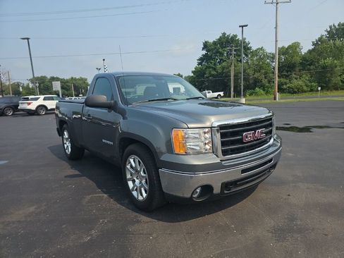 Used 2011 GMC Sierra 1500 W/T w/ Work Truck Preferred Package RWD image 3