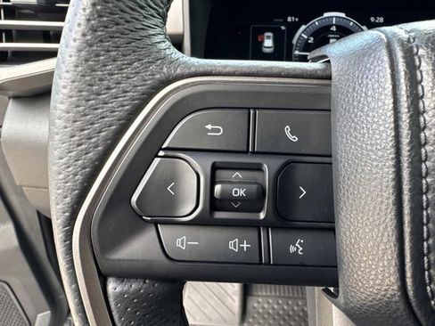 Used 2025 Toyota Sequoia SR5 image 28