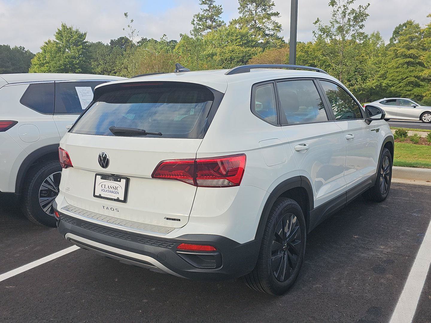 Certified 2022 Volkswagen Taos S AWD/4WD image 6
