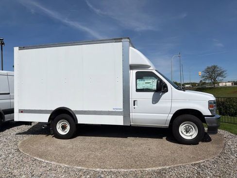 New 2025 Ford E-350 and Econoline 350 Super Duty w/ Power Equipment Group RWD image 5