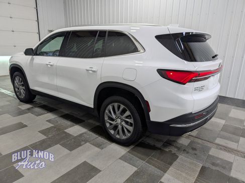 Used 2025 Buick Enclave Preferred image 2