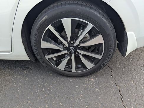 Used 2024 Nissan Sentra SV w/ SV Premium Package image 8