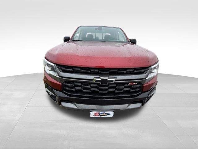 Used 2021 Chevrolet Colorado Z71 w/ Safety Package AWD/4WD image 3