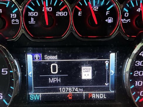 Used 2018 GMC Sierra 1500 SLT w/ Enhanced Driver Alert Package RWD image 16