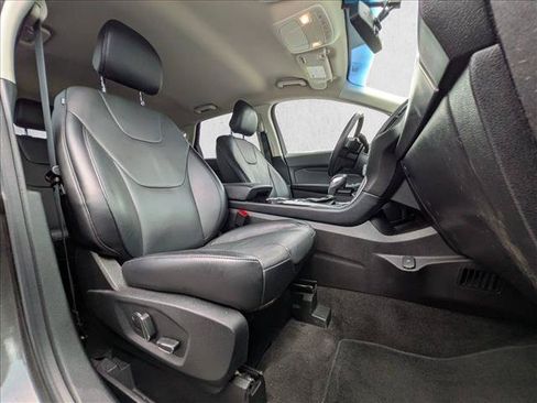 Used 2018 Ford Edge Titanium w/ Technology Package FWD image 19