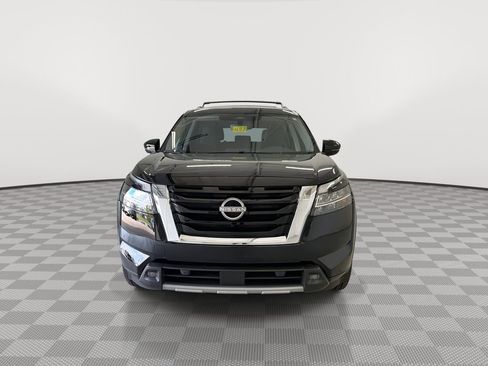 Certified 2024 Nissan Pathfinder SL image 4