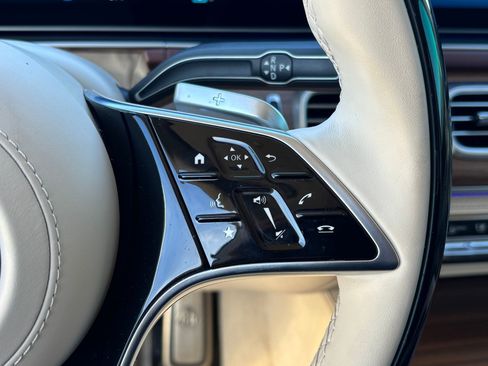 Used 2025 Mercedes-Benz Maybach GLS 600 4MATIC image 19