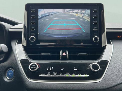 Used 2020 Toyota Corolla LE FWD image 27