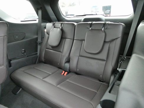 Used 2025 Ford Explorer Platinum w/ Ultimate Package image 21