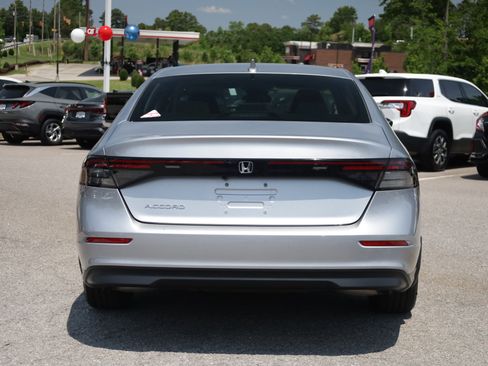 Used 2024 Honda Accord EX image 4