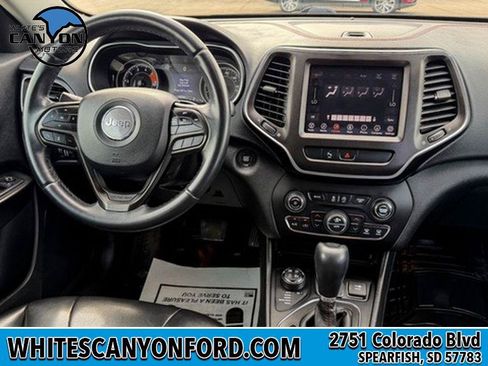 Used 2019 Jeep Cherokee Trailhawk AWD/4WD image 5