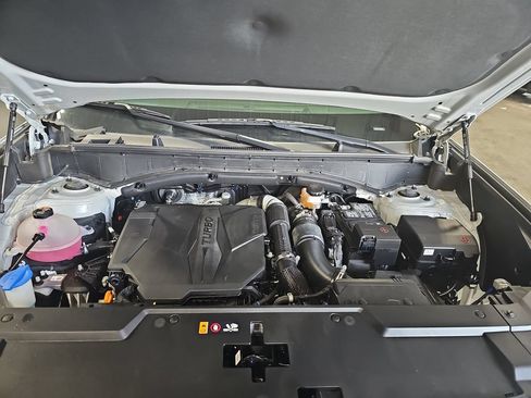 Used 2025 Hyundai Santa Fe SEL AWD/4WD image 30