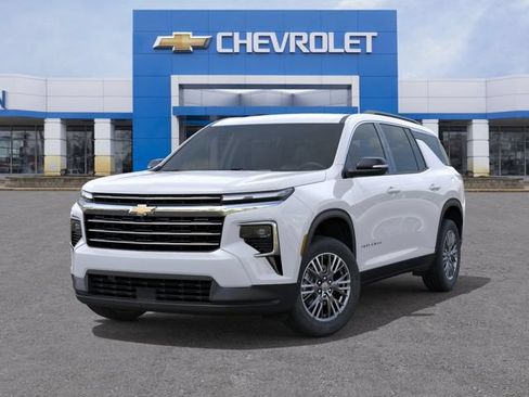 New 2026 Chevrolet Traverse LT w/ Driver Confidence Package AWD/4WD image 6