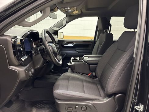 Used 2024 Chevrolet Silverado 1500 RST AWD/4WD image 18