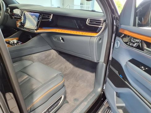 Used 2022 Jeep Grand Wagoneer Series II AWD/4WD image 28