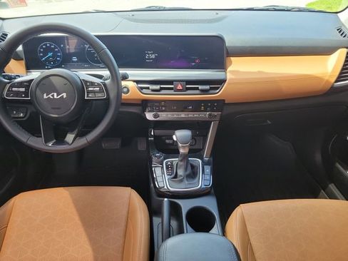 Certified 2024 Kia Seltos EX FWD image 9