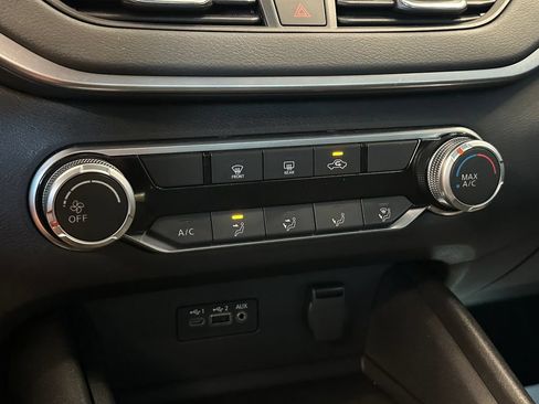 Used 2022 Nissan Altima 2.5 SV FWD image 15